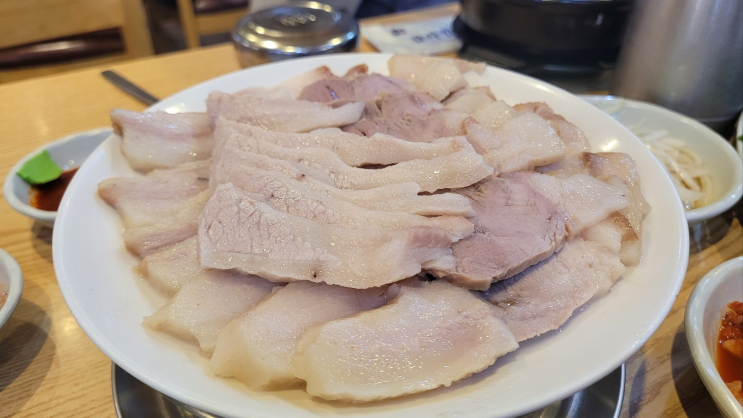 [부산 국밥 맛집] 국밥충 모여라, 쌍둥이 돼지 국밥 (수백 맛집)