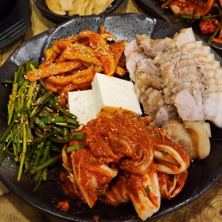 광주현지인맛집 쌍촌동 담은보쌈칼국수 가족외식후기