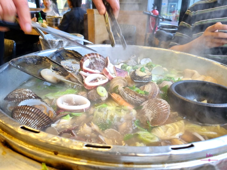 포일맛집 택이네 조개전골에서 푸짐한 한끼 즐겨보세요