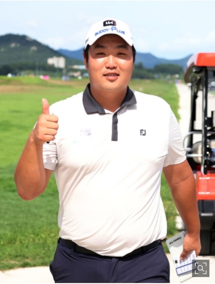 펌글 ㅡ  <b>김찬우</b>, 생애 첫 <b>우승</b>…비즈플레이 전자신문 오픈 정상