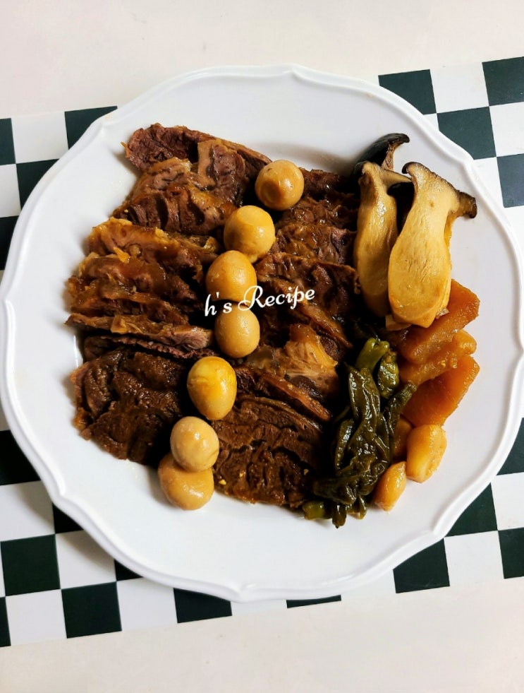 아롱사태 장조림,찜 만드는법 새송이버섯 꽈리고추 메추리알 소고기 장조림 레시피 고기부위 아롱사태 장조림,찜 만드는법 새송이버섯 꽈리고추 메추리알 소고기 장조림 레시피 고기부위