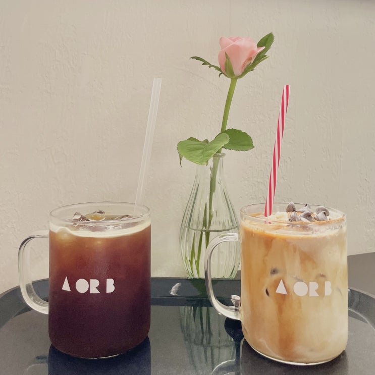  아무도 안 물어본 나의 또간집 2, 송파 카페 A OR B
