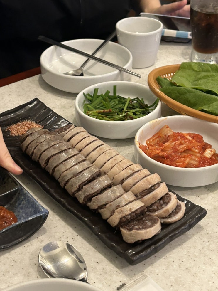  [food/ 신사역 맛집 ] 가로수길 제주음식 맛집  , 오라방 (순대 몸국 수육 후기)