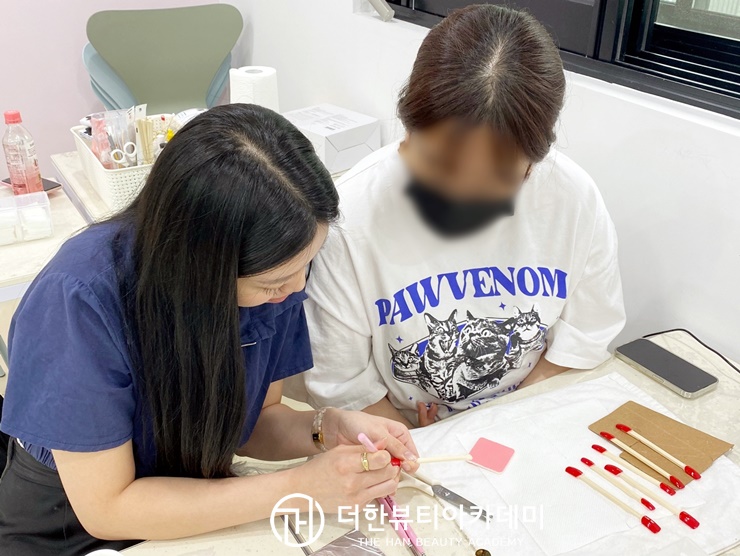  전문미용인을 양성하기 위한 최고의 선택은 바로 청주미용학원