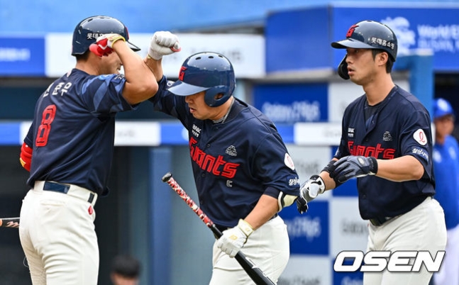 <9월17일> [OSEN-오!쎈 대구] <b>안치홍</b>, 387일 만의 연타석 <b>홈런</b>... 