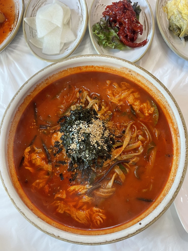  양양 메밀 육개장 칼국수 맛집 '상운 메밀촌' 해장 칼국수로 추천