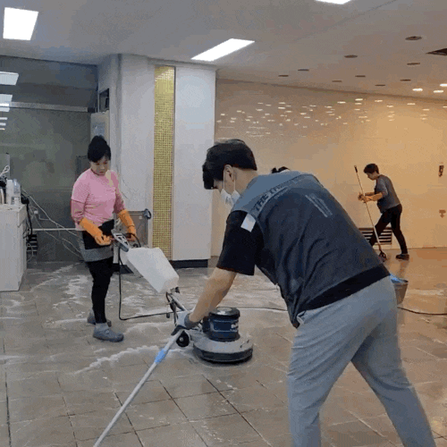  강남  구내식당 준공 청소 및 바닥 왁스 작업