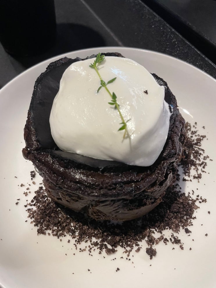 왕십리역 짙은 : 한양대 근처 바스크치즈케이크가 맛있는 카페