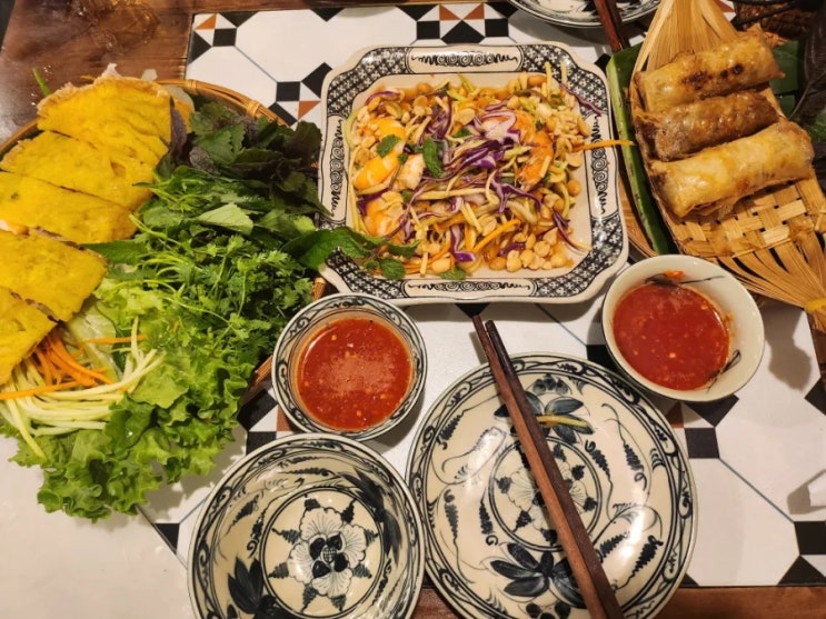  [베트남 하노이] 베트남 음식 맛집 "Met Restaurant" l 분짜 l 스프링롤 l 반쎄오 l 그린망고샐러드