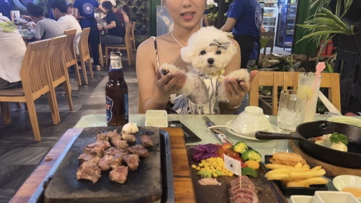   다낭 여행, 야외 애견 동반 가능한 바빌론 스테이크 가든 2호점 다녀왔어요.