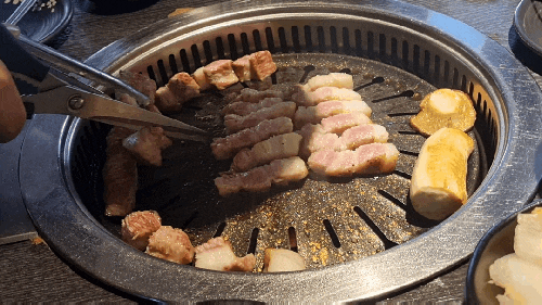 삼전동 삼겹살집 구워주는 고깃집 고기공원 주차 편리