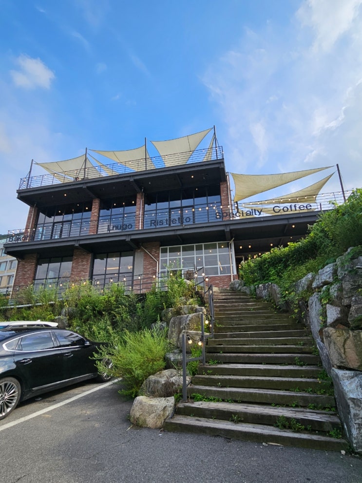  용인 처인구) 이동저수지 카페 "리앤호이스"
