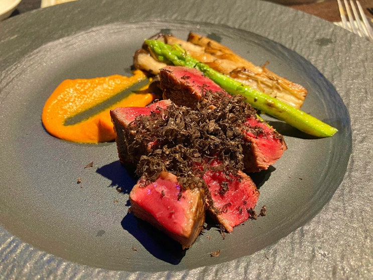  합정 한우오마카세 - 합정 데이트코스 추천! 맛과 분위기에 압도되었던 한우오마카세 압도