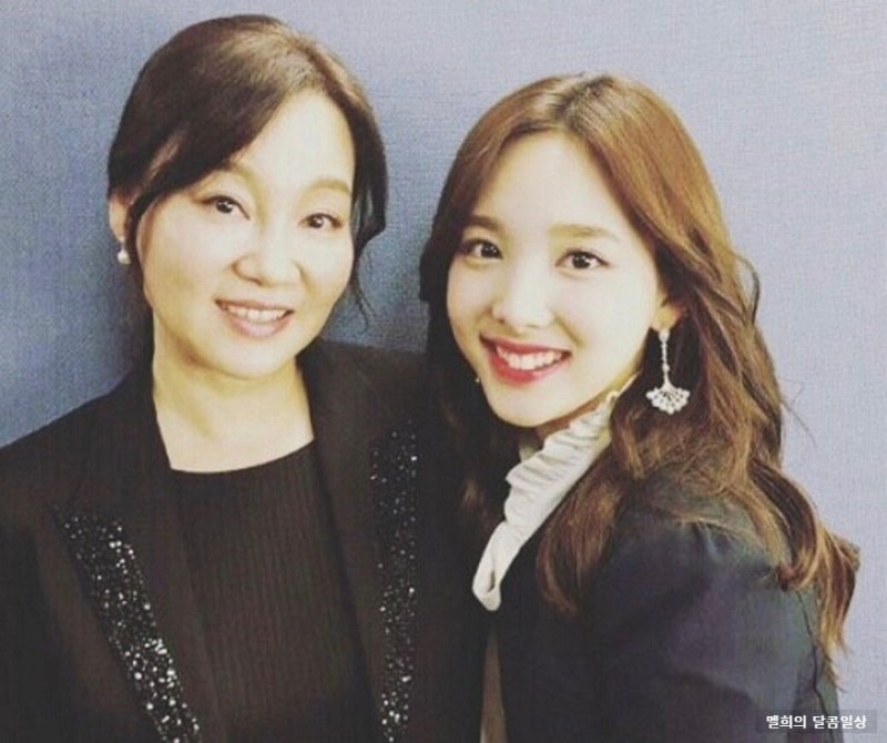 트와이스 나연 사복 패션 셀카 엄마 똑닮! 빚투 승소 나이 MBTI 프로필