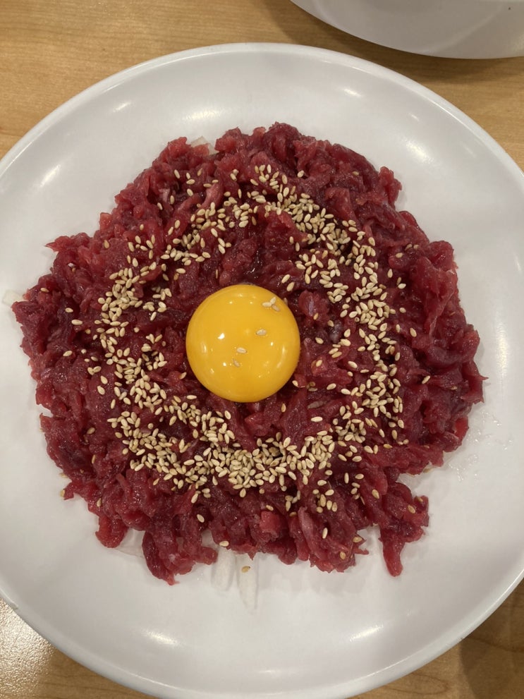  서울 광장시장 데이트코스 신선한 육회 맛집 추천 웨이팅 싫어하면 가야할곳  (광장육회)