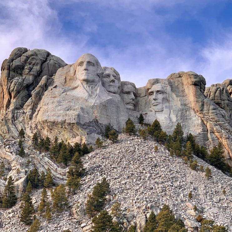  미국의 위대한 얼굴, 마운트 러시모어(Mount Rushmore) 여행: 역사의 대표들을 만나다