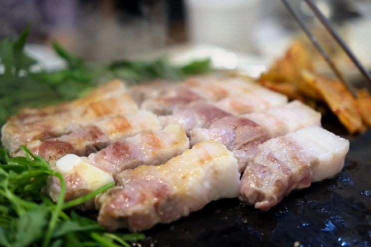  압구정 고기집 중에 소문난 삼겹살 맛집 압구정진주