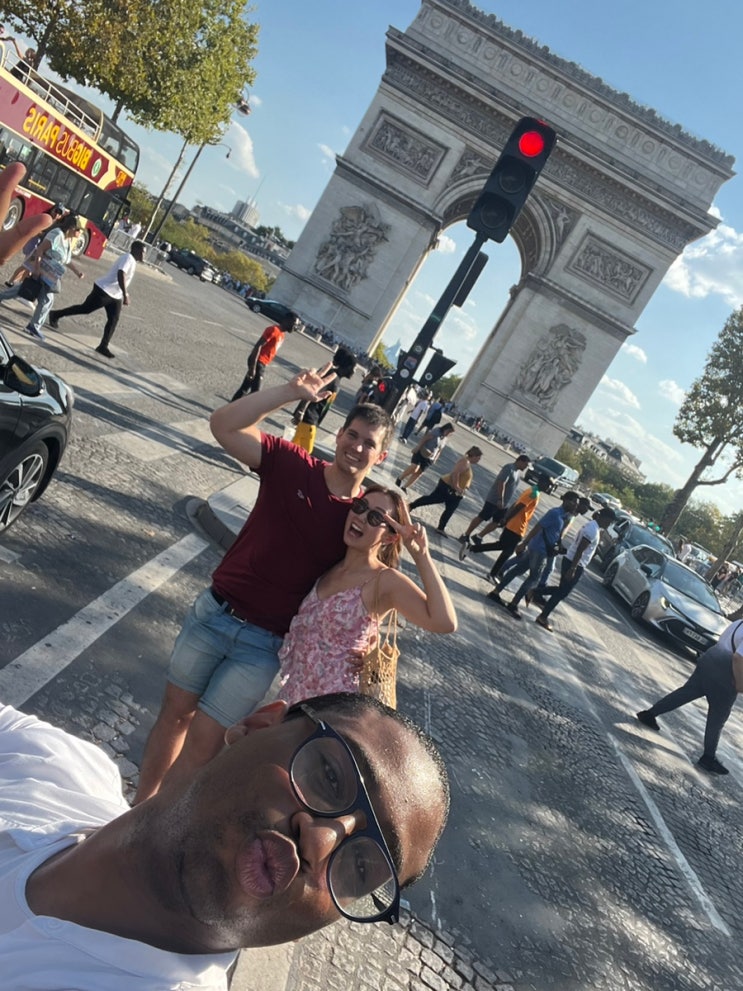 파리 여행 : 에투알 개선문과 샹젤리제 거리 걷기