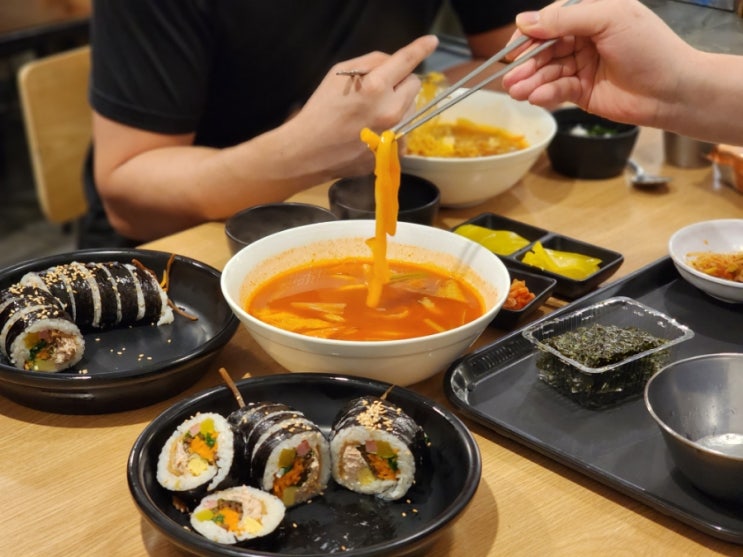 구리 김밥 맛집 [싸다김밥 구리돌다리점] 구리 야식으로 순두부찌개 떡볶이