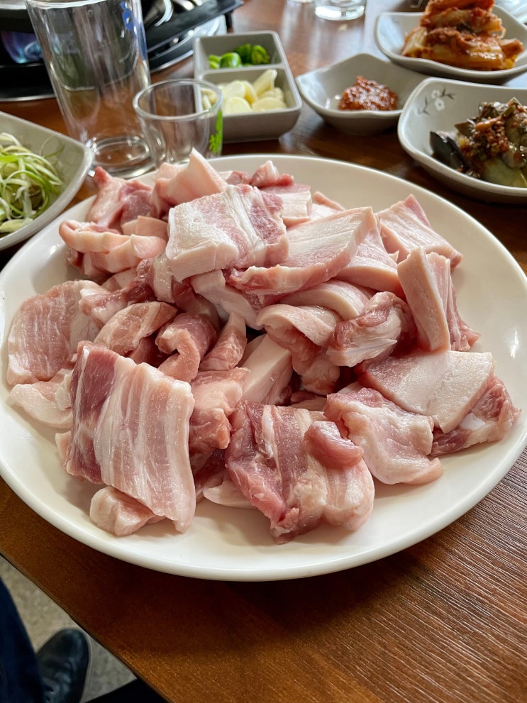 삼겹살과 매운갈비가 맛있는 노포고기집 신부동 미영식당 정육점 / 천안식후감