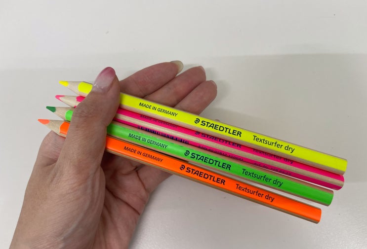 스테들러 형광색연필 형광펜 스테디셀러는 이유가 있지!