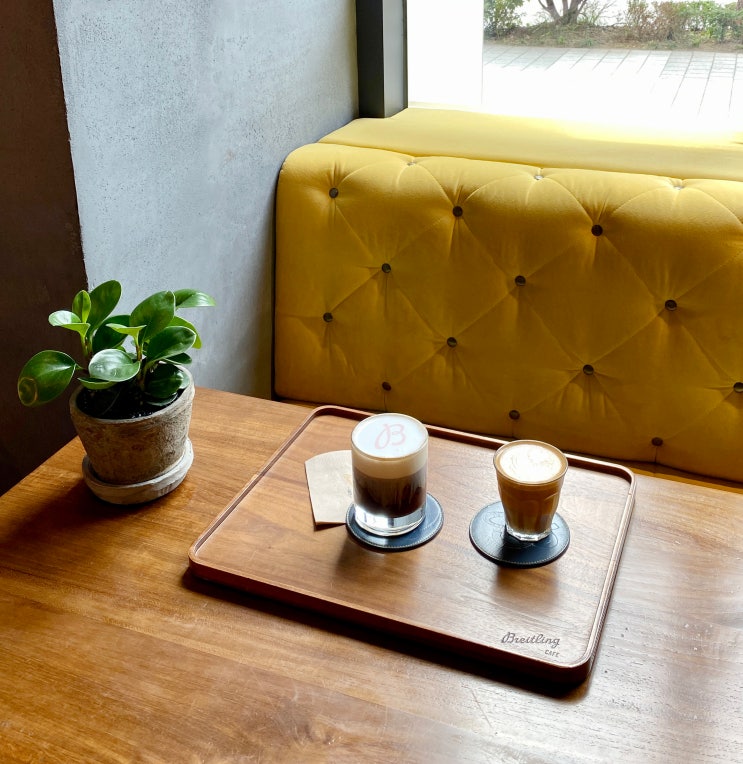  [서울 용산구] 이태원 용산구청 카페, 브라이틀링 카페 / Flat White, Breitling Einspanner, 와인, 맥주, 주차가능