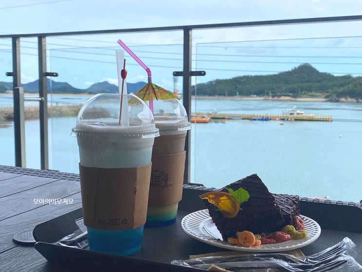 장자도 카페인대장 바다 보면서 마시는 디저트 카페 맛집 추천