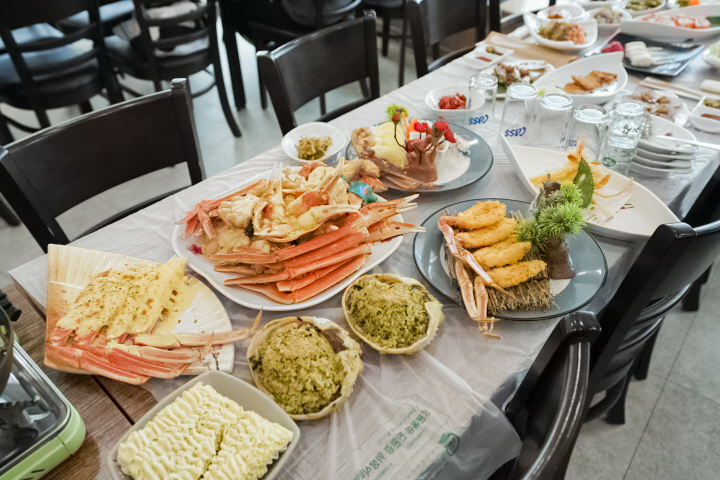  제대로였던 영덕 강구항 물회 맛집 삼천포대게