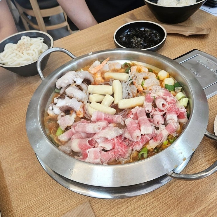  513낙곱새 | 갓 오픈한 낙우새 야무지게 비벼먹은 후기