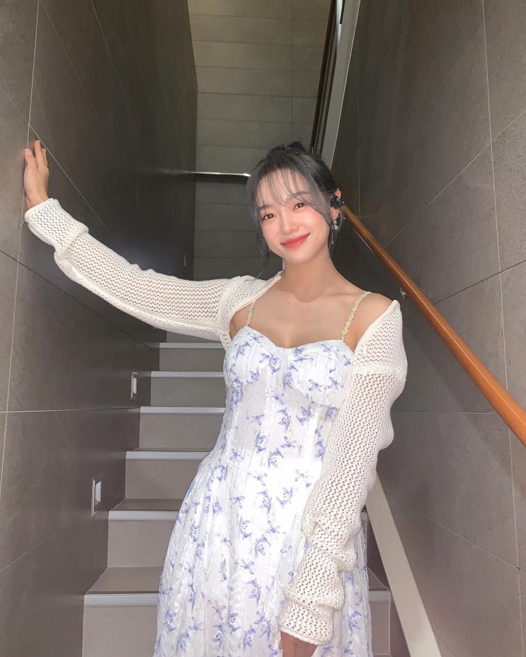 김세정 신스덴 가을 롱 나시 꽃무늬 원피스 코디 정보! 김세정 신스덴 가을 롱 나시 꽃무늬 원피스 코디 정보!
