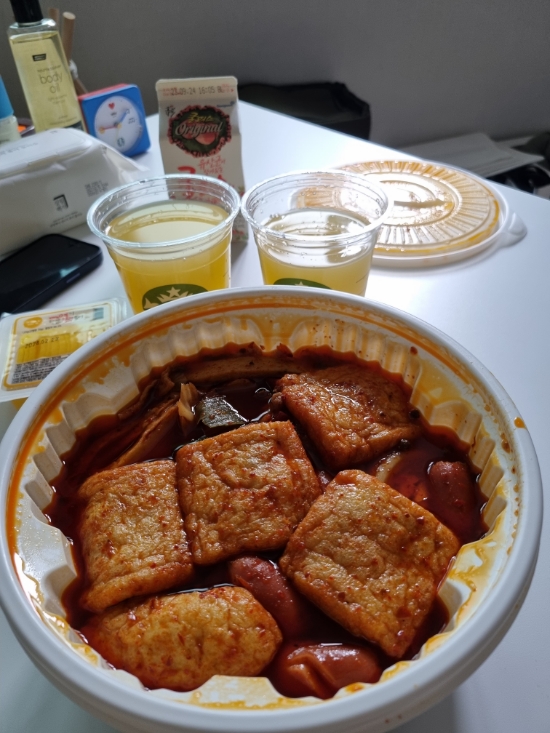  그렇게 맛있다길래 백만년만에 엽떡마라 먹어봄
