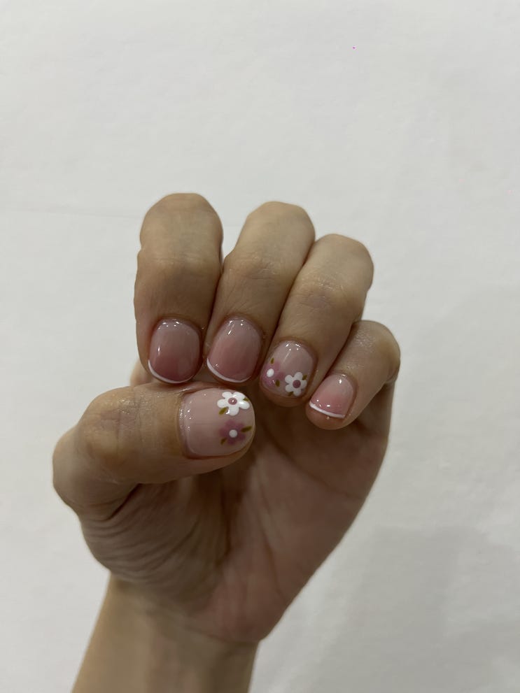  치앙마이네일 귀여운 고양이들이 머무는 치앙마이네일샵 네일스룸 Nails.roomm 치앙마이산티탐네일