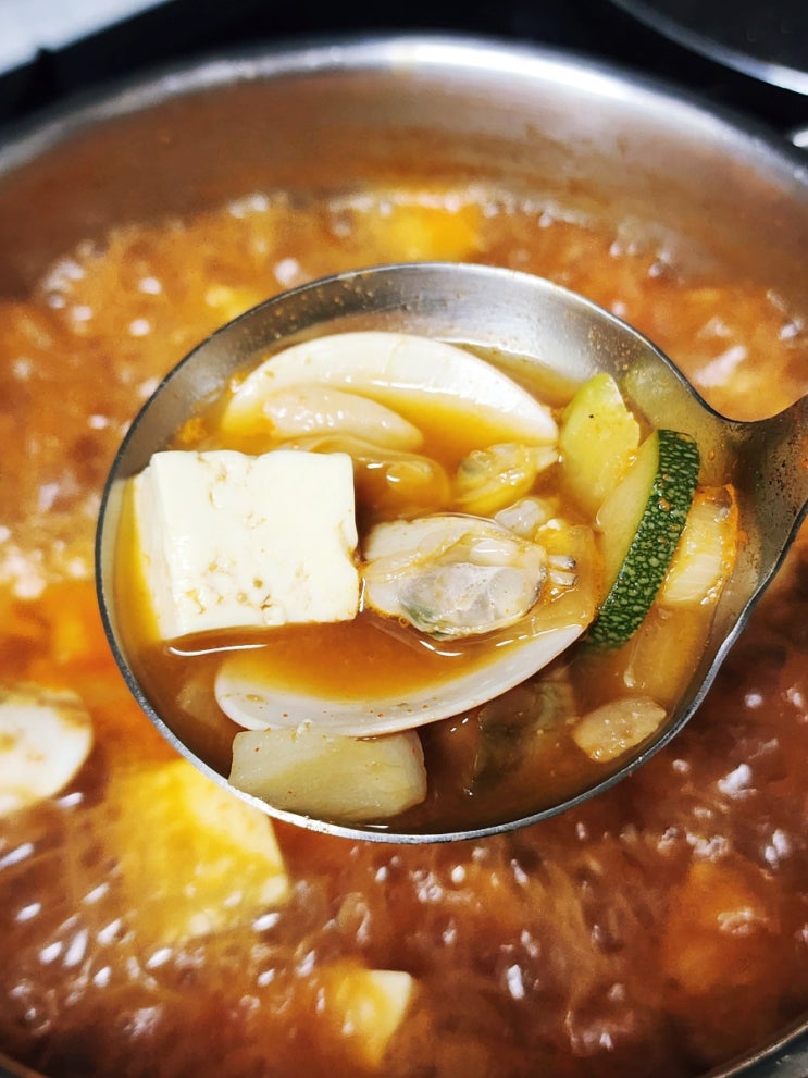  매콤 해물 된장찌개 레시피 / 새우 바지락 청양고추 고추장 넣어 만들어요