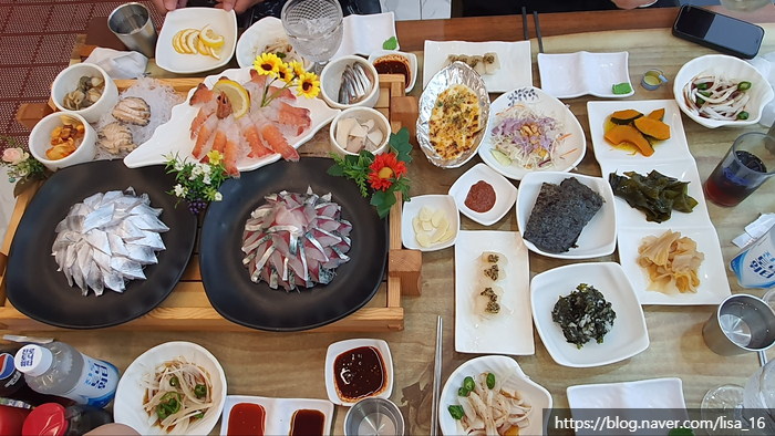  다양한 종류의 회와 사이드 메뉴 맛집 성산 '아시횟집'