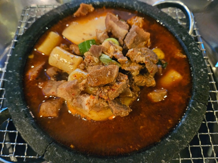  [교동 술집] 갓성비 메뉴 이름 없는 전골이 있는 간판 없는 집