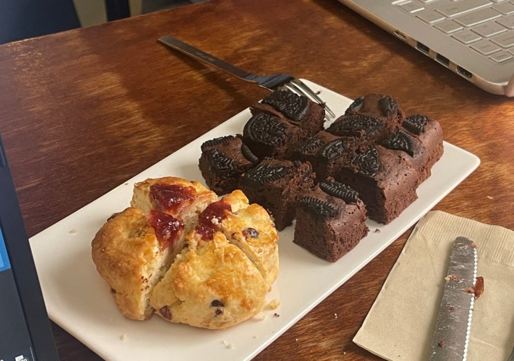 한양대 대형카페 나인헤르츠 맛있는 스콘이 있는 곳