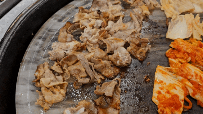 부산 범일 24시 대형 고기집 - 돌판에 구운 고기를 먹을 수 있는 오케이삼겹살 조방점