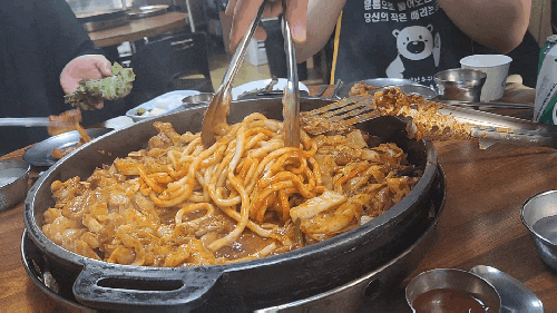 홍천 닭갈비 맛집 태화닭갈비! 우동사리는 필수! 볶음밥은 무조건! 후식으로는 BATH HOUSE 카페 홍천 닭갈비 맛집 태화닭갈비! 우동사리는 필수! 볶음밥은 무조건! 후식으로는 BATH HOUSE 카페