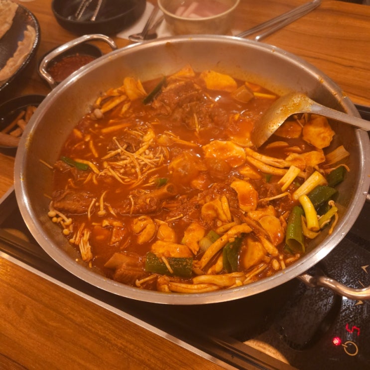  동성로맛집 갈비찜이 먹고 싶다면 앞산큰골집