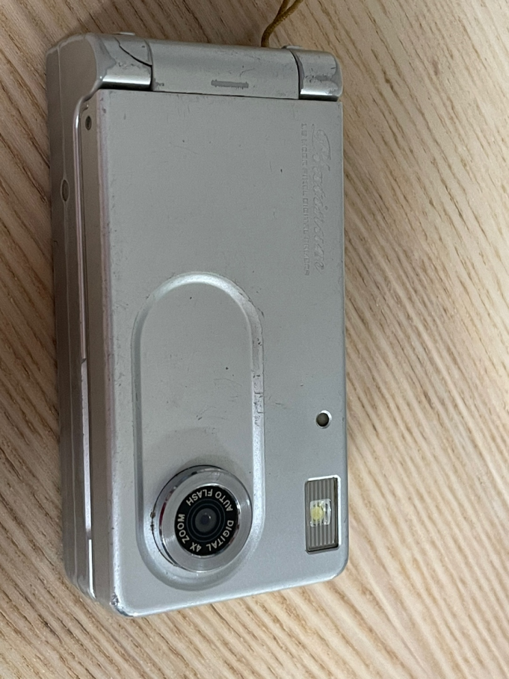 팬텍앤큐리텔 PG-K6500: 다기능 디카폰의 특징과 정보