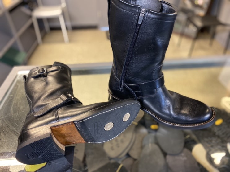 JULIAN BOOTS 줄리앙 부츠 지퍼달기 지퍼수선 뒷굽교체 캣츠포우 by블랙샤인잠실 JULIAN BOOTS 줄리앙 부츠 지퍼달기 지퍼수선 뒷굽교체 캣츠포우 by블랙샤인잠실