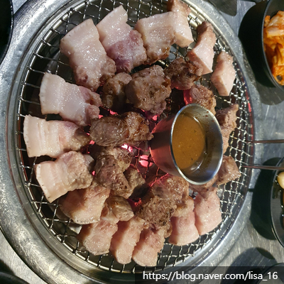  성산일출봉 근처 흑돼지구이 '복자씨 연탄구이'