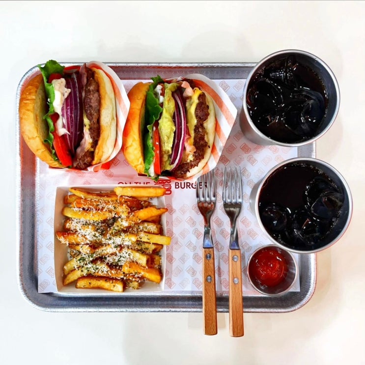  육즙 가득 풍미 작렬 마곡 수제버거 맛집 온더버거
