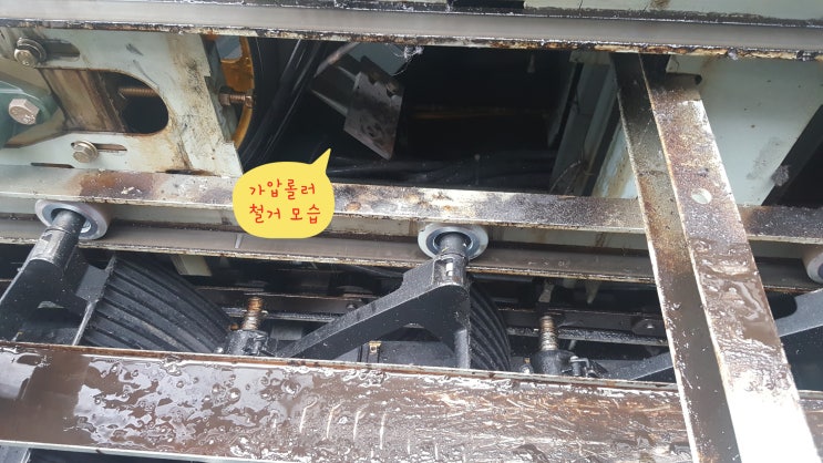  에스컬레이터 스텝 롤러, 가압 롤러 교체 공사