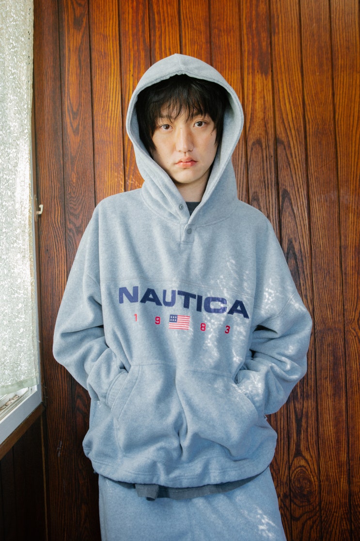  노티카(NAUTICA) 가을 남자 데일리룩 후드티 맨투맨 실리카겔 김한주 룩에서 골라봐