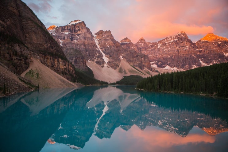  청록의 아름다움, 캐나다의 모레인 호수(Moraine Lake) 여행: 자연의 숨결을 만나다