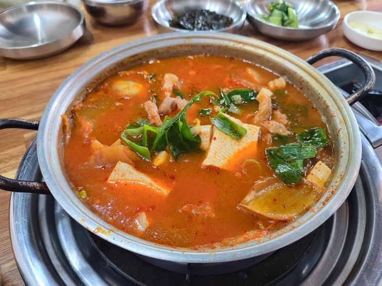진주 보승식당 쌈싸먹는 김치찌개 맛집