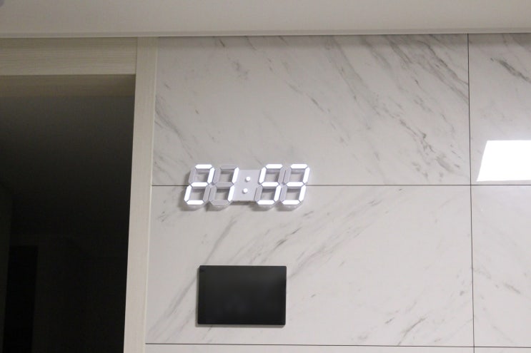 무타공시계설치 로이레트니 4세대 LED벽시계