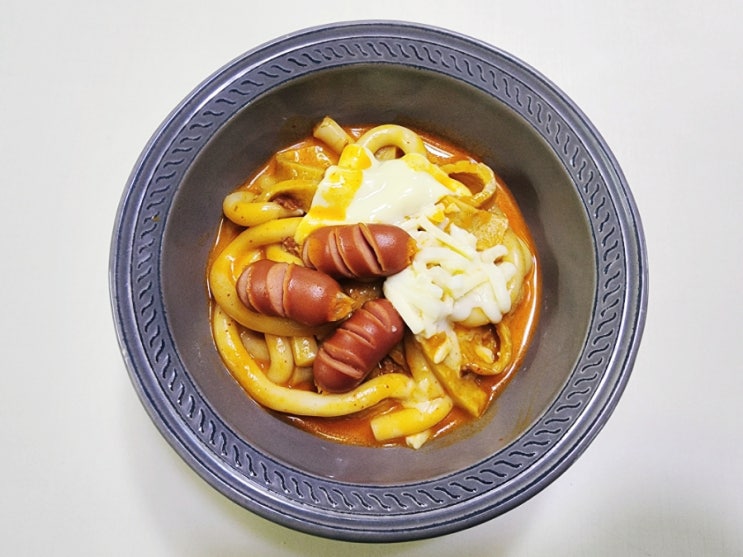  치즈 듬뿍 후루룩 로제떡볶이 어묵도 가득! 맛이 없을래야 없을수 없는 레시피