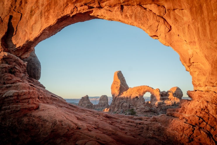  알처스 국립공원(Arches National Park) 여행: 돌의 자연 예술과 황홀한 모습